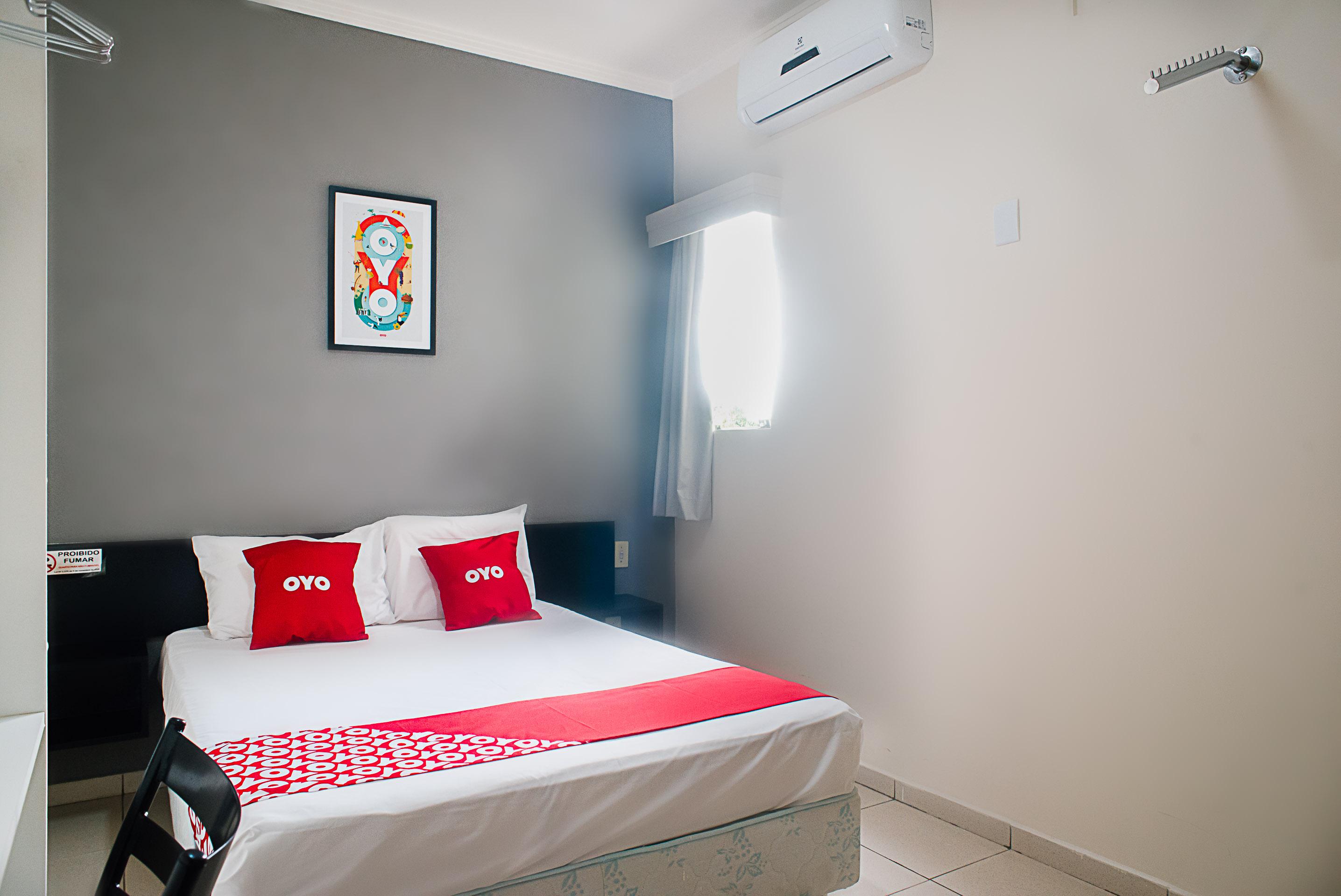 Oyo Cerrado Hotel, Campo Grande Campo Grande  Eksteriør billede A room at an OYO hotel in India