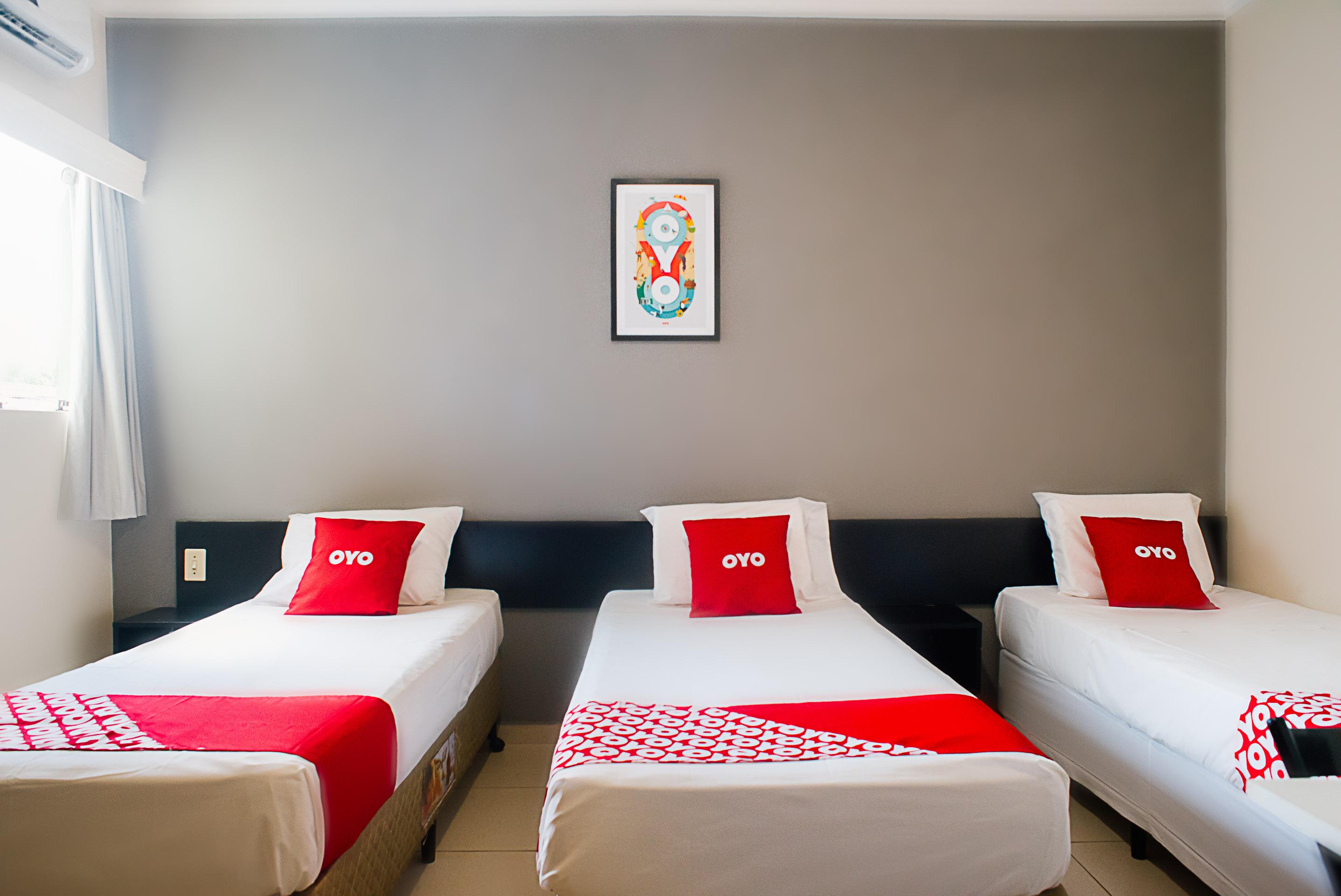 Oyo Cerrado Hotel, Campo Grande Campo Grande  Eksteriør billede A room at an OYO hotel in Mexico City