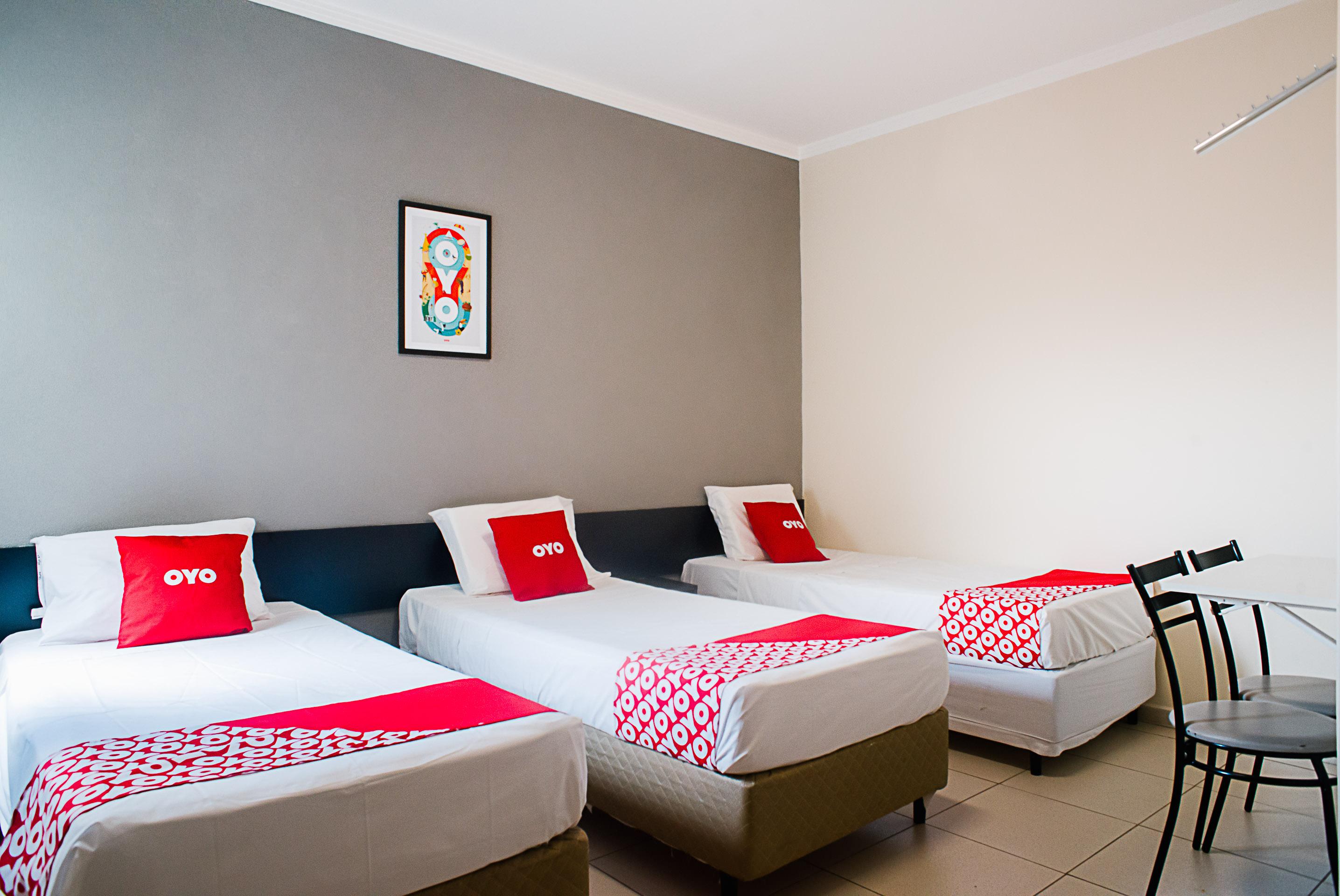 Oyo Cerrado Hotel, Campo Grande Campo Grande  Eksteriør billede A typical OYO hotel room in Mexico City